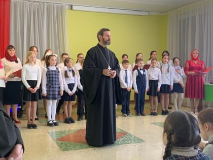 Пасхальный концерт в Вятской средней школе