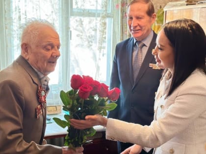 Ольга Бадма-Халгаева поздравила ветерана Великой Отечественной войны из Марий Эл Николая Буденкова