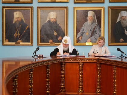 Утвержден договор о передаче иконы Святой Троицы, написанной преподобным Андреем Рублевым, Троице-Сергиевой лавре
