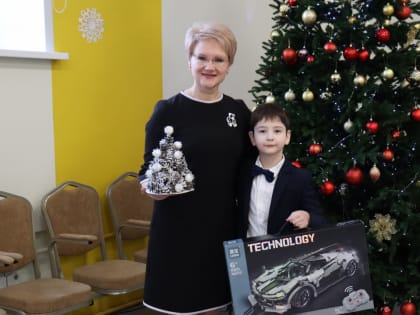 Лариса Ревуцкая исполнила желание школьника из Семёновской школы-интерната