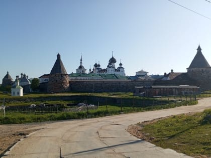 Под сенью Соловецкого креста