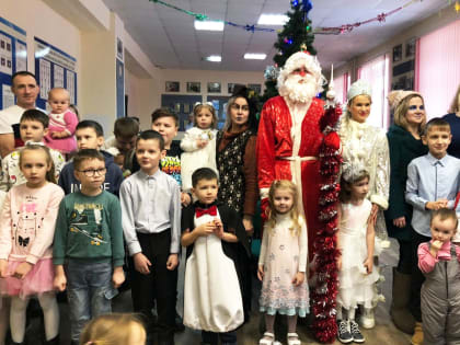 Дед Мороз и Снегурочка поздравили с Новым годом детей сотрудников всех учреждений УФСИН Марий Эл