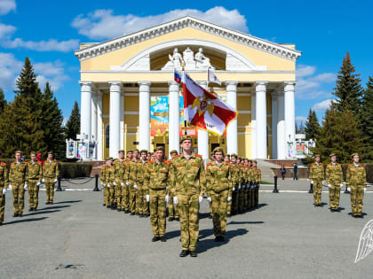 В Йошкар-Оле кадеты Росгвардии приняли участие во флешмобе в поддержку российских воинов