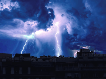 Завтра в Марий Эл ожидаются сильная гроза и ветер