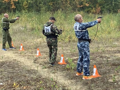 Диана Мурзина, Александр Келушев и Эдуард Ягодаров отличились на республиканском чемпионате «Динамо» по служебному биатлону