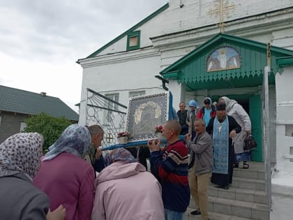 Продолжается крестный ход с Владимирской иконой Божией Матери