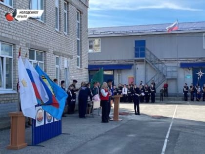 Участники команды «Молодёжного крыла Народного фронта» посетили линейки в учебных заведениях г. Йошкар-Олы