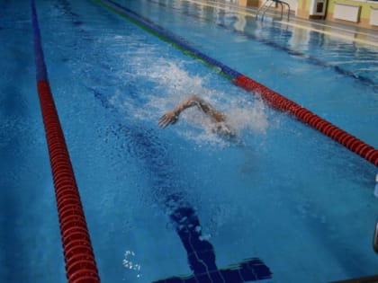 В институте МарГУ впервые прошли соревнования по плаванию
