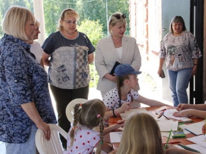 Детский омбудсмен Кузбасса Валентина Богатенко побывала в загородных лагерях отдыха Анжеро-Судженска