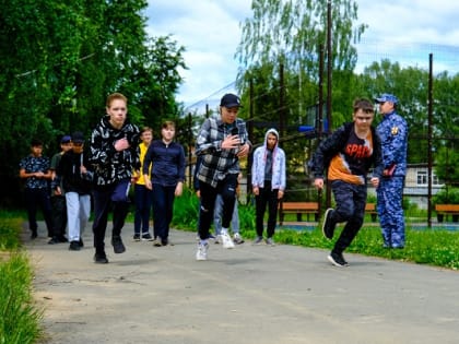 В Йошкар-Оле представители Росгвардии провели очередной набор школьников в подшефные классы силового ведомства