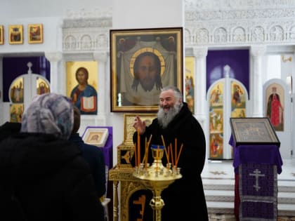 Митрополит Иоанн совершил вечерню с акафистом Страстям Христовым