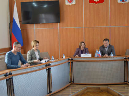 Ирина Клюева провела совещание в администрации г.Феодосии
