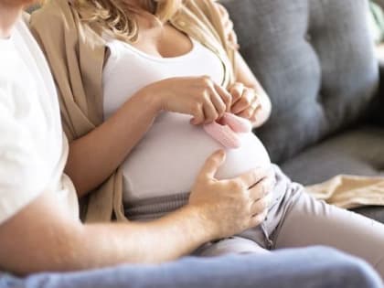 Дерматокосметолог Гайдаш рассказала, как избежать растяжек после беременности