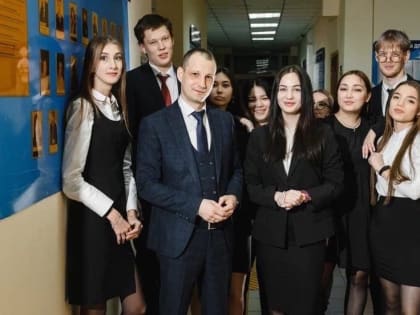 Ректор МОСИ И.А. Загайнов поздравляет с Днём российского студенчества