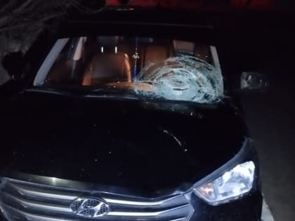 В Волжском районе иномарка наехала на двух подростков