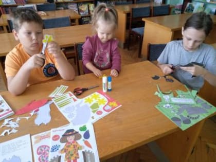 Мастер-класс самоделки из «Мурзилки» прошел в Йошкар-Олинской библиотеке для детей