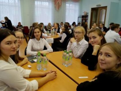 Школьники Марий Эл соревнуются в знании языка, литературы и традиций народа мари