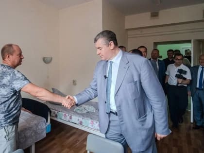 Леонид Слуцкий посетил Республиканский клинический госпиталь ветеранов войн