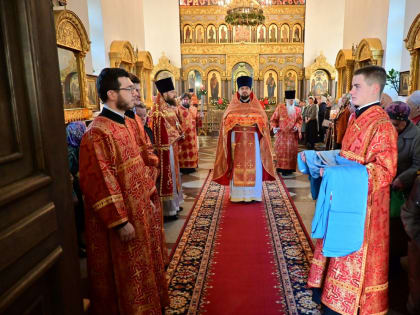 Митрополит Иоанн совершил Божественную литургию в Успенском храме