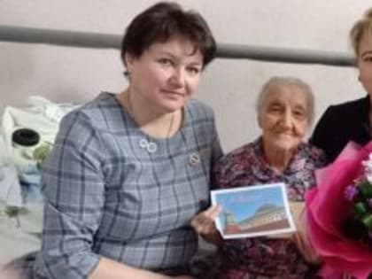 4 мая жительница города Йошкар-Олы Нина Ивановна Соковикова отметила свой 100-летний юбилей.