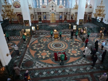 Митрополит Иоанн совершил всенощное бдение накануне Недели 5-й Великого поста