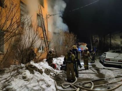 Йошкар-олинские пожарные спасли жильцов дома из задымленной ловушки