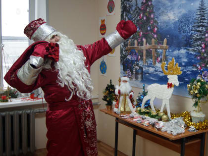 В Марий Эл сотрудники колонии-поселения № 7 организовали конкурсную выставку для детей «Здравствуй, старый Новый год»