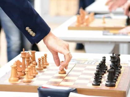 Набор в Шахматную школу Сергея Карякина открыт