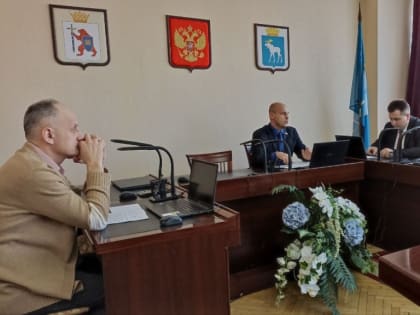 В рамках подготовки к очередной сессии состоялось заседание головной комиссии по законности