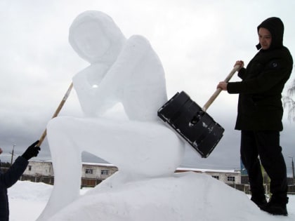 Снежным скульпторам Марий Эл не хватило материала на фигуры