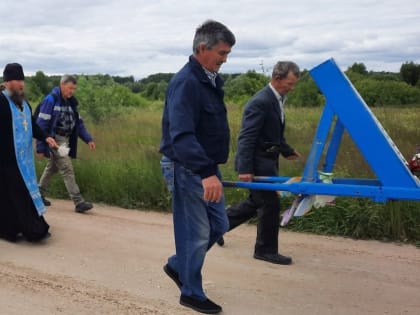 Крестный ход с Владимирской иконой Богородицы отправился из Сумок в Юрино
