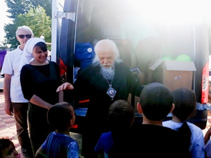 Епископ Верейский Пантелеимон навестил пострадавших от затопления и передал им помощь