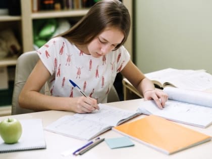 Школьники Марий Эл, поступающие в вузы, узнали минимальные баллы ЕГЭ в 2024/25 учебном году