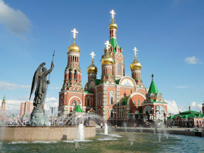 Всенощное бдение в Благовещенском соборе возглавили шесть архиереев