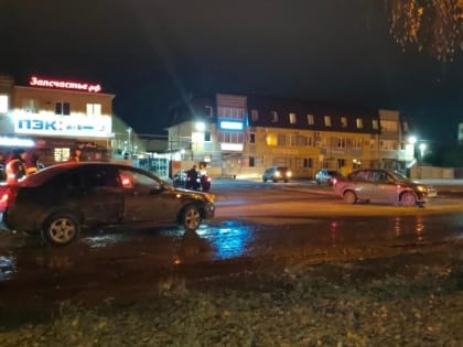 При столкновении двух машин в Йошкар-Оле пострадала женщина-водитель