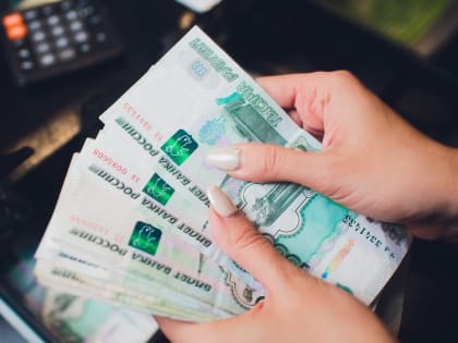 Зарплаты в Марий Эл за год выросли примерно до 43 тысяч рублей