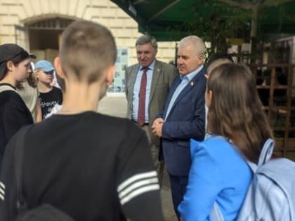 Сенатор Сергей Мартынов подарил красоту Санкт-Петербурга детям героев СВО из Марий Эл