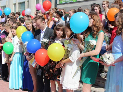В Йошкар-Оле выпускникам школ завтра будут вручать золотые и серебряные медали