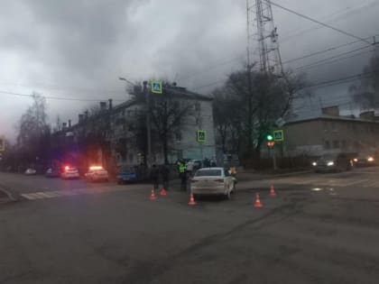 В аварии в Йошкар-Оле пострадали женщина и ребёнок