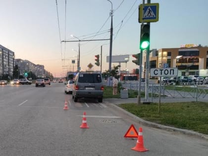 В Йошкар-Оле одна машина сбила сразу двух женщин, переходивших дорогу на красный свет