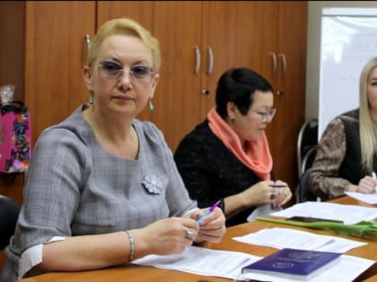 7 марта Светлана Денисова провела совещание по вопросам распространению практики соблюдения протокола сообщения диагноза и профилактики отказов от новорожденных детей.