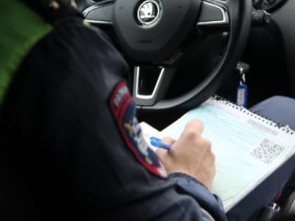 В Йошкар-Оле автоинспекторы остановили водителя с фальшивыми правами