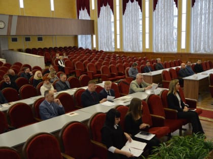 Депутаты провели внеочередную сессию