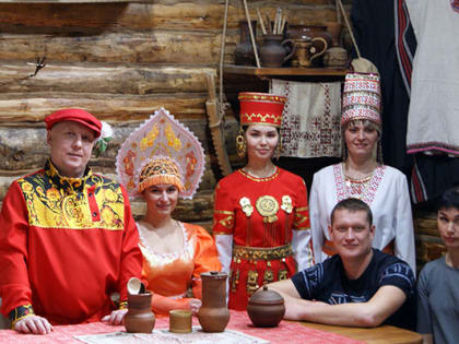 Сказка из режимной зоны: в республиканском Музее народного творчества открылась выставка колонии-поселения № 7