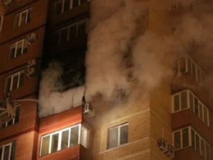 При пожаре в Йошкар-Оле эвакуировали 10 человек и спасли одного