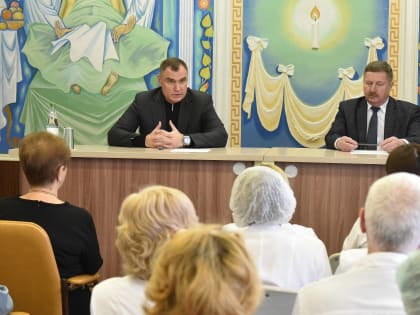 Глава Марий Эл ответил на вопросы жителей Куженерского и Новоторъяльского районов о медицинской помощи и планах по развитию здравоохранения