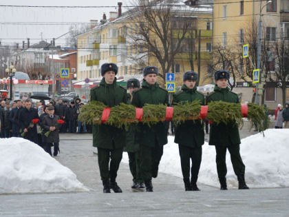 В Йошкар-Оле состоялось возложение цветов в память о жителях и защитниках блокадного Ленинграда