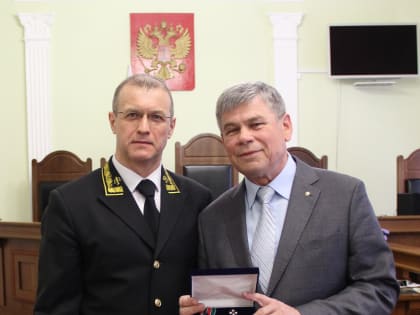 С юбилеем поздравили судью в отставке