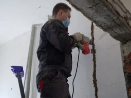 В библиотеке №1 г.Йошкар-Олы завершаются работы по выравниванию стен