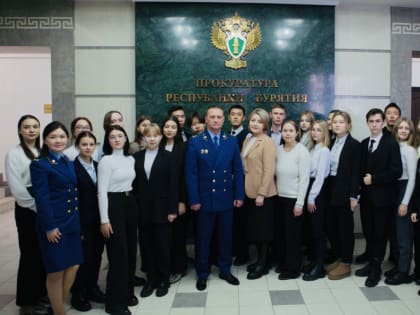 Участники Детского общественного совета при Уполномоченном по правам ребенка в республике встретились с исполняющим обязанности прокурора республики Михаилом Юрьевичем Филичевым